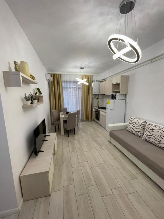 Selena By The Sea Apartment Mamaia Exterior photo