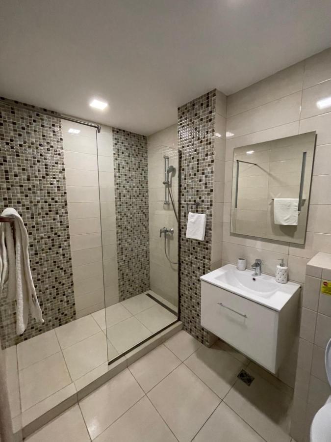 Selena By The Sea Apartment Mamaia Exterior photo